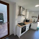 Almamater Apartman *